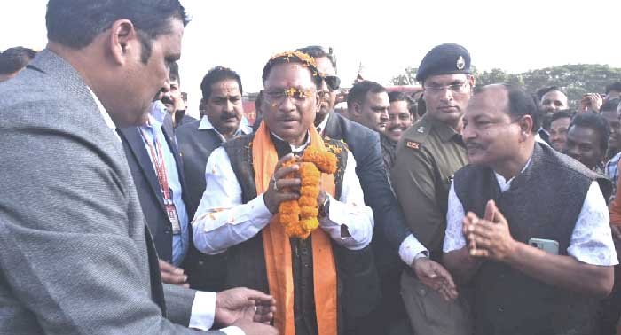 मुख्यमंत्री विष्णु देव साय का जशपुर में आत्मीय स्वागत