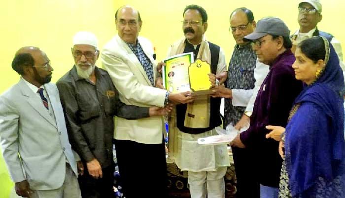 अदबी नशिस्त में नवाजे गए कोरी और नारंग