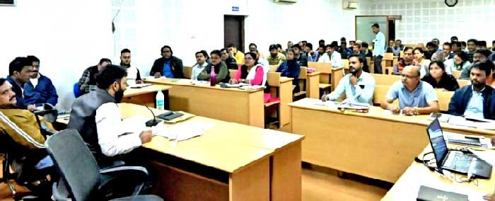 भिलाईनगर निगम: नाली के समानांतर बिछाए गये पाईपलाइन बदले जायेंगे,आयुक्त ने दिये निर्देश भिलाईनगर निगम: नाली के समानांतर बिछाए गये पाईपलाइन बदले जायेंगे,आयुक्त ने दिये निर्देश