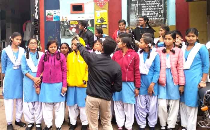 स्वच्छ भारत मिशन के तहत स्कूली बच्चों को दी गई स्वच्छता की जानकारी