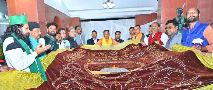 मुख्यमंत्री विष्णु देव साय ने ख्वाजा गरीब नवाज के आसतान में भेजी चादर