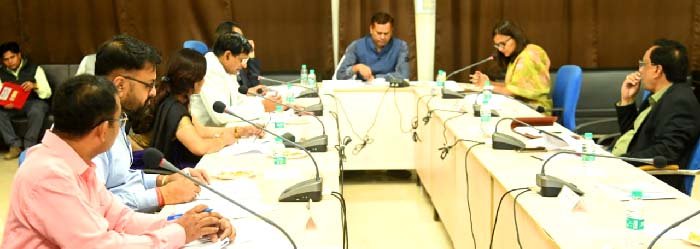 चन्दूलाल चन्द्राकर स्मृति शासकीय चिकित्सा महाविद्यालय के प्रबंधकारिणी समिति की बैठक सम्पन्न