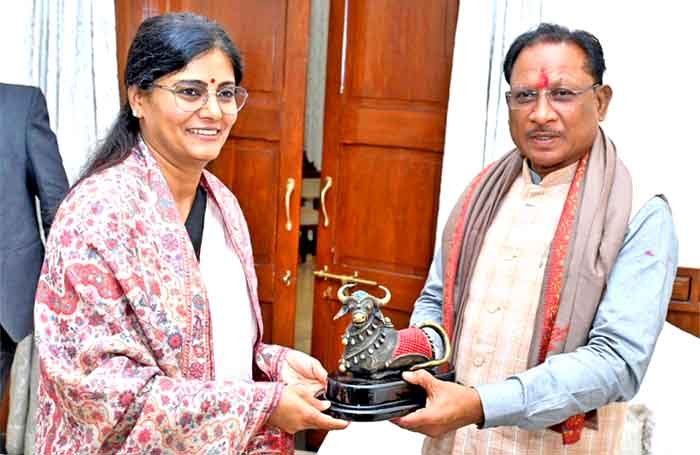 केंद्रीय राज्यमंत्री अनुप्रिया पटेल ने छत्तीसगढ़ के मुख्यमंत्री विष्णु देव साय से मुलाकात