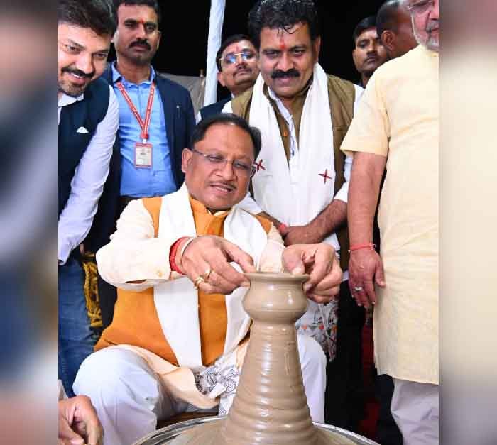 छत्तीसगढ़ के मुख्यमंत्री विष्णुदेव साय ने क्षेत्रीय सरस मेला का शुभारंभ किया, महिलाओं के सशक्तिकरण के प्रति सरकार की प्रतिबद्धता की घोषणा की