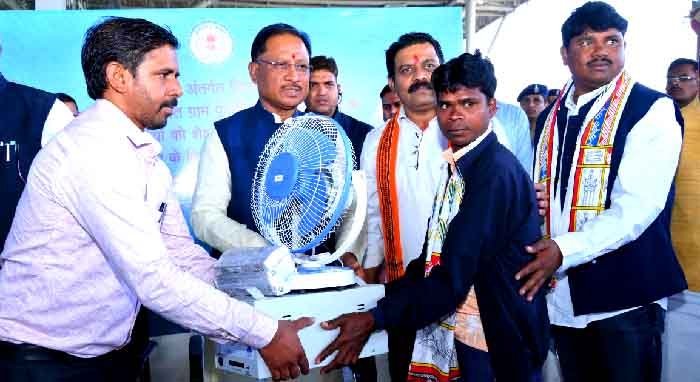 सोलर होम लाइट से कोंटा के दूरस्थ गांवों के बच्चों को मिलेगा शिक्षा का उजियारा