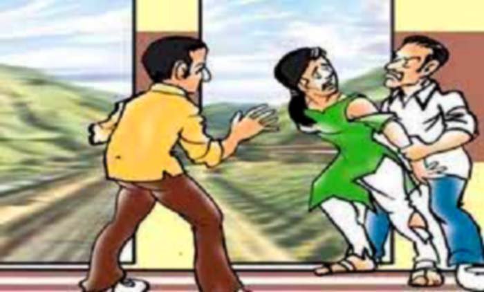 जिला कार्यालय में बाबू ने साथी महिला पर की छेड़छाड़, कलेक्टर ने हटाया और जिला पंचायत कार्यालय में किया अटैच