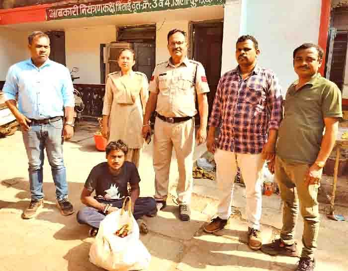 आबकारी विभाग द्वारा जप्त की गई 7.2 बल्क लीटर देशी मदिरा