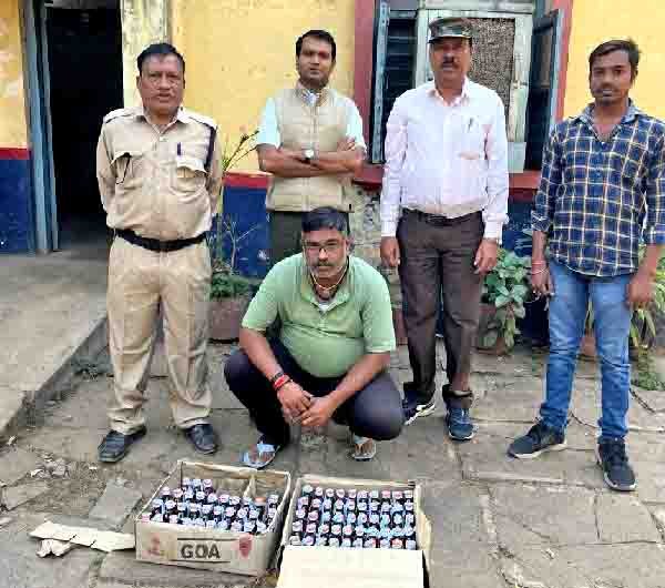 आबकारी विभाग द्वारा जप्त की गई मध्यप्रदेश निर्मित शराब