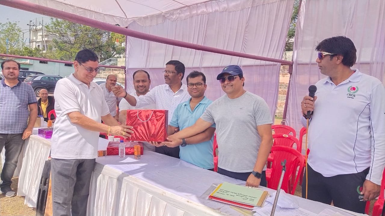 कलेक्टर एकादश एवं नागरिक एकादश के मध्य हुए क्रिकेट मैंच