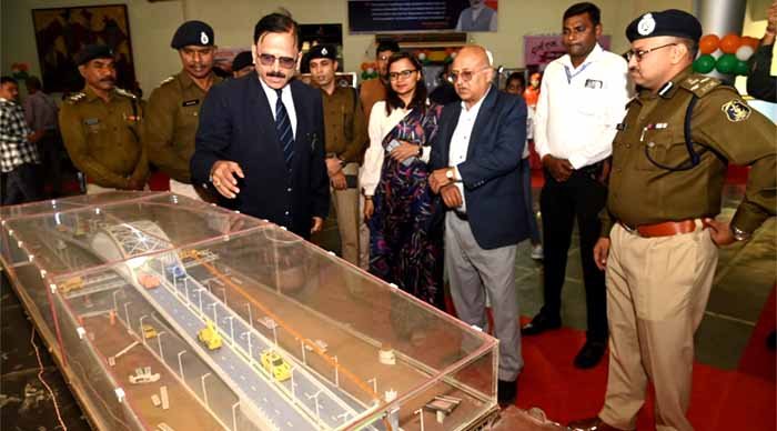 दो पहिया वाहन चालक हेलमेट का उपयोग करें और चार पहिया वाहन चालक सीट बेल्ट अवश्य लगाएं : न्यायमूर्ति अभय मनोहर सप्रे