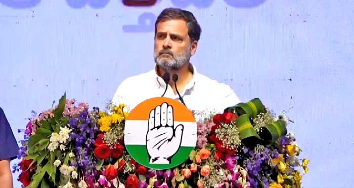 राहुल गांधी ने कांग्रेस के घोषणापत्र हैदराबाद में लॉन्च किया