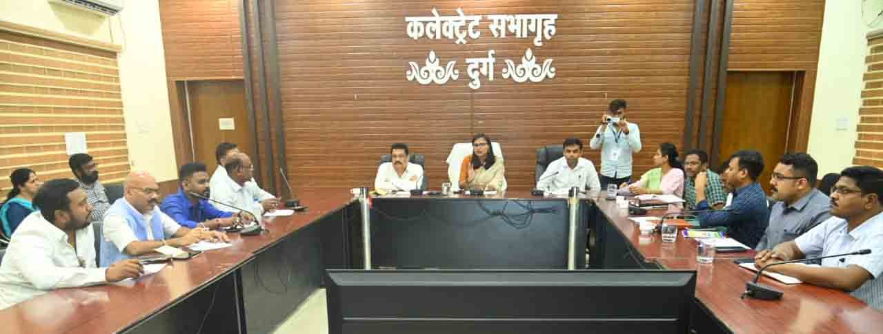लोकसभा निर्वाचन-2024: ई.व्ही.एम./वीवी पैट मशीन का किया गया प्रथम रेण्डमाईजेशन लोकसभा निर्वाचन-2024: ई.व्ही.एम./वीवी पैट मशीन का किया गया प्रथम रेण्डमाईजेशन