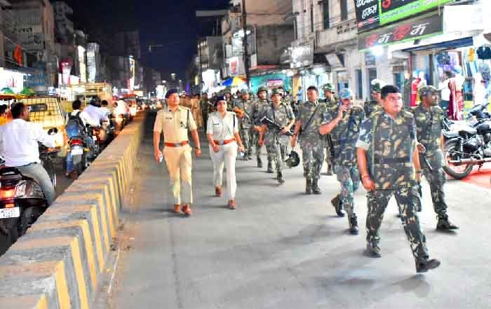 सुरक्षा के साथ-साथ सामाजिक एकता का प्रतीक: दुर्ग क्षेत्र में लाखों को जोड़ता फ्लैग मार्च