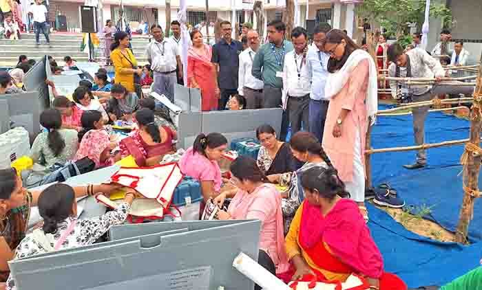 लोकसभा निर्वाचन 2024: 1509 मतदान केन्द्रों के लिए मतदान दल रवाना, 8 हजार से अधिक अधिकारी-कर्मचारी कराएंगे मतदान लोकसभा निर्वाचन 2024: 1509 मतदान केन्द्रों के लिए मतदान दल रवाना, 8 हजार से अधिक अधिकारी-कर्मचारी कराएंगे मतदान