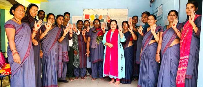 रेड डॉट चौलेंज ’’चुप्पी तोड़ो खुलकर बोलो’’ नारा के साथ जिले में चलाया जा रहा माहवारी स्वछता अभियान