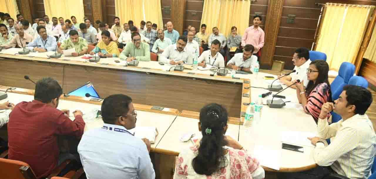 लोकसभा निर्वाचन 2024: जिले के सभी मतदान केन्द्रों में मूलभूत सुविधाएं की जाएं सुनिश्चित कलेक्टर