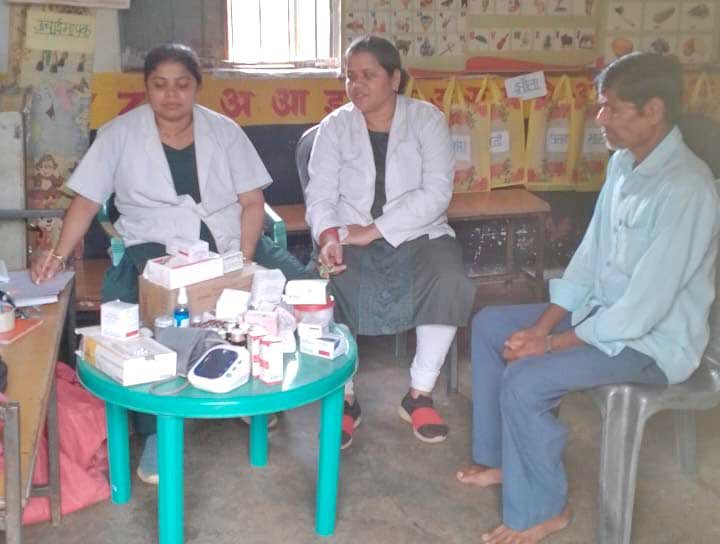 बोड़ेगांव में प्रभावितों का ईलाज घर पर ही