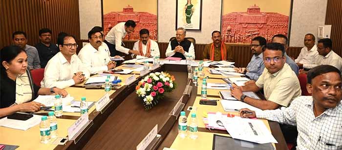 विधानसभा अध्यक्ष डॉ. रमन सिंह ने स्वास्थ्य व्यवस्था में सुधार पर की विस्तृत चर्चा