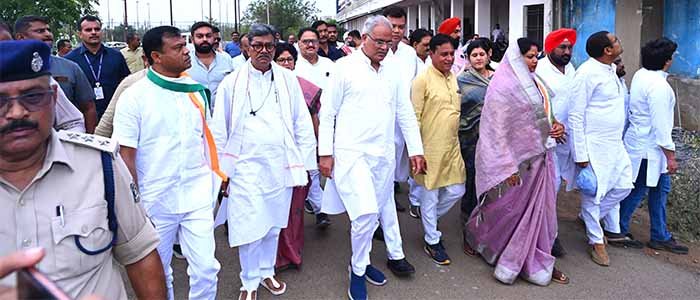 कांग्रेस के नेतागण, विधायक, पदाधिकारी बलौदाबाजार घटनास्थल का निरीक्षण करने गये