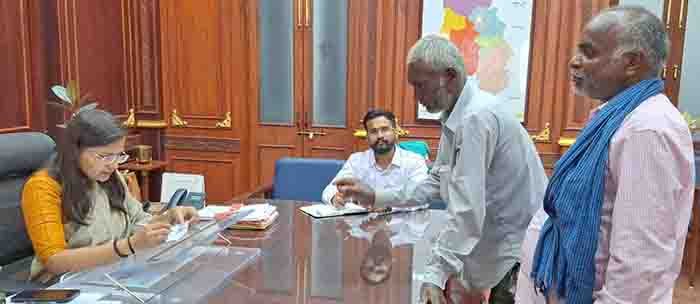 सेलुद से पतोरा रोड़ में स्ट्रीट लाईट लगवाने ग्रामवासियों ने की मांग