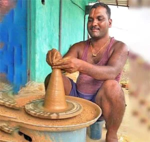 प्रधानमंत्री आवास योजना से कुम्हार अमीरचंद को मिली आर्थिक स्थिरता प्रधानमंत्री आवास योजना से कुम्हार अमीरचंद को मिली आर्थिक स्थिरता