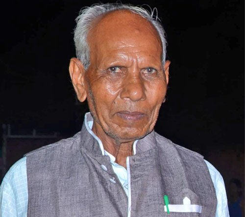 सेवानिवृत्त ग्राम सेवक नागोराव वाहने का निधन