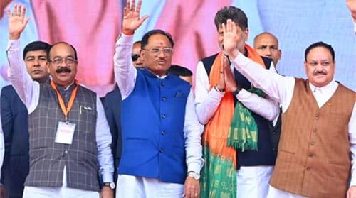 रायपुर में जनादेश पर्व के लिए केंद्रीय स्वास्थ्य मंत्री नड्डा का आगमन