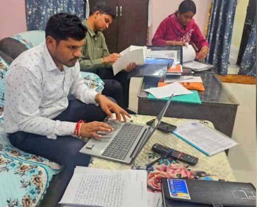 कर्मचारियों से दुर्व्यवहार करने वाले व्यवसायियों के प्रतिष्ठानों पर स्टेट जीएसटी की दबिश