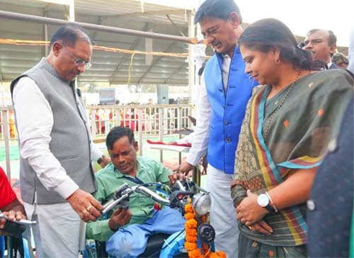 मुख्यमंत्री ने मेरे कांधे पर हाथ रखा और नया हौसला दिया- हितग्राही मनोज