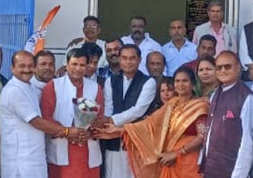 अहिवारा में कांग्रेस कमेटी की अहम बैठक संपन्न: पार्षद और अध्यक्ष पद के लिए दावेदारों ने ठोकी दावेदारी