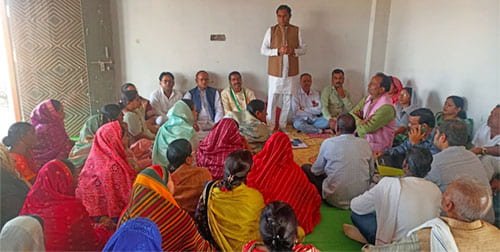 मुरमुंदा राजीव भवन में कांग्रेस कमेटी की बैठक संपन्न: जिला पंचायत और सरपंच पद के लिए दावेदारों ने प्रस्तुत किए आवेदन