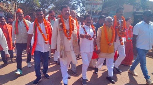 अहिवारा नगर पालिका नामांकन रैली में भाजपा प्रत्याशी नटवर ताम्रकार ने किया नामांकन दाखिल, विधायक डोमन लाल कोसेवाड़ा रहे शामिल