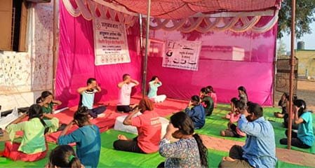 ग्राम बोरसी में पांच दिवसीय निशुल्क योग प्रशिक्षण शिविर का आयोजन, सैकड़ों लोग हुए लाभान्वित