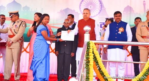 भारतीय गणंत्रत की यात्रा में हमने उन्नत विकसित प्रजातंत्र का अनुपम उदाहरण प्रस्तुत किया है: डॉ. रमन सिंह