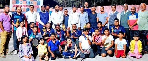 रॉयल बैडमिंटन क्लब ने आयोजित किया युगल बैडमिंटन टूर्नामेंट, प्रशांत नंदा और श्रवण सिंह बने विजेता