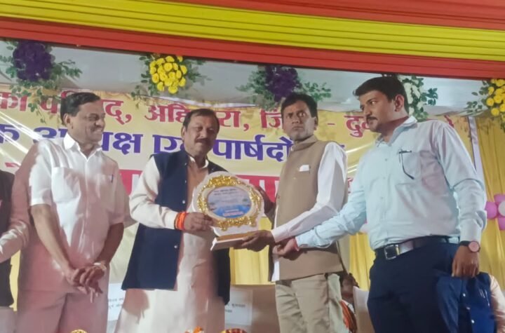 अहिवारा नगर पालिका शपथ ग्रहण समारोह: सांसद विजय बघेल और विधायक गजेंद्र यादव ने दी शुभकामनाएं