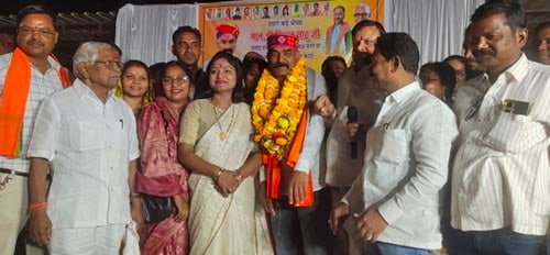 अहिवारा बस स्टैंड में अध्यक्ष लीमन साहू का जन्मदिन उत्साहपूर्वक मनाया गया, जनप्रतिनिधियों का हुआ सम्मान