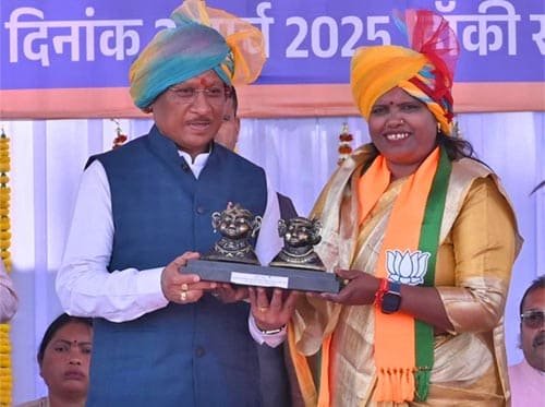 मुख्यमंत्री विष्णुदेव साय एवं विधानसभा अध्यक्ष डॉ. रमन सिंह की उपस्थिति में लोकतंत्र के नवयुग का शुभारंभ