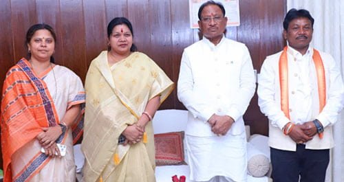 मुख्यमंत्री विष्णुदेव साय से राज्य के सांसदों ने की सौजन्य भेंट