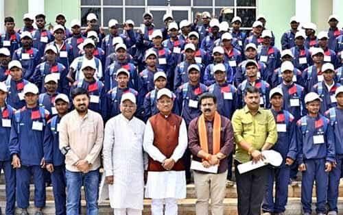 छत्तीसगढ़ विधानसभा परिसर में गूंज उठी बीजापुर के युवाओं की बुलंद आवाज – ‘नक्सलवाद से मुक्ति और विकास की राह पर आगे बढ़ने का है इरादा’ छत्तीसगढ़ विधानसभा परिसर में गूंज उठी बीजापुर के युवाओं की बुलंद आवाज – ‘नक्सलवाद से मुक्ति और विकास की राह पर आगे बढ़ने का है इरादा’