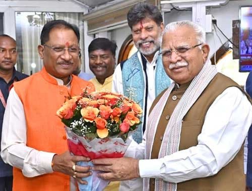 मुख्यमंत्री श्री विष्णु देव साय से केन्द्रीय आवास और शहरी विकास मंत्री श्री मनोहर लाल खट्टर ने सौजन्य मुलाकात की