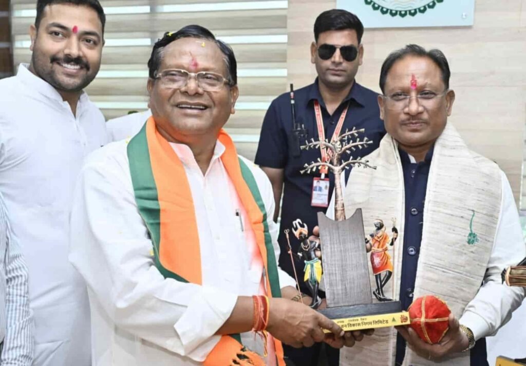 रायपुर एयरपोर्ट पर जल्द शुरू होगी इंटरनेशनल कार्गो की सुविधा, किसानों को मिलेगा फायदा – मुख्यमंत्री श्री विष्णु देव साय रायपुर एयरपोर्ट पर जल्द शुरू होगी इंटरनेशनल कार्गो की सुविधा, किसानों को मिलेगा फायदा – मुख्यमंत्री श्री विष्णु देव साय
