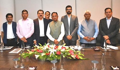 नवा रायपुर में मल्टिस्पेशियलिटी अस्पताल की स्थापना में शाल्वी ग्रुप की रुचि, मुंबई में मुख्यमंत्री श्री साय से की मुलाकात