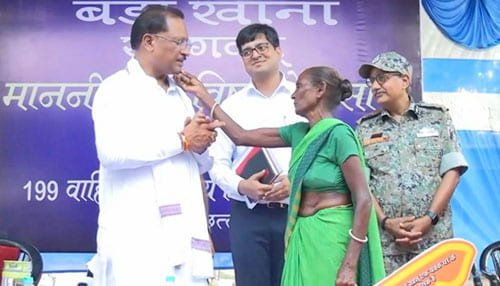 शासन पर एक माँ का स्नेह और विश्वास: सुशासन तिहार में मिला प्रधानमंत्री आवास, शम्मी दुर्गम भावुक