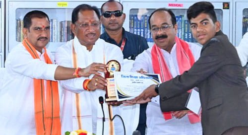 मुख्यमंत्री ने मुंगेली जिला ग्रंथालय में किया अतिरिक्त कक्ष का लोकार्पण, विद्यार्थियों को दिए सफलता के सूत्र