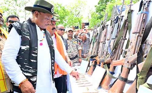 जवानों के बुलंद हौसलों से मिटेगा नक्सलवाद का कलंक: मुख्यमंत्री विष्णु देव साय जवानों के बुलंद हौसलों से मिटेगा नक्सलवाद का कलंक: मुख्यमंत्री विष्णु देव साय