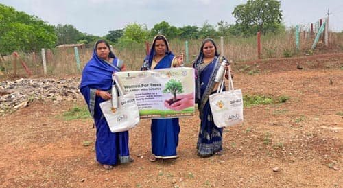 अहिवारा में महिलाओं ने किया पौधारोपण के लिए क्षेत्र भ्रमण, पर्यावरण संरक्षण की दिशा में महत्वपूर्ण पहल
