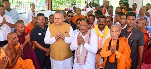 मुख्यमंत्री विष्णुदेव साय ने भगवान गौतम बुद्ध की पूजा-अर्चना कर प्रदेश की जनता की सुख-समृद्धि एवं खुशहाली की कामना