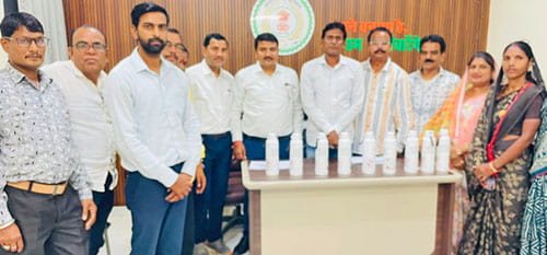 विश्व पर्यावरण सप्ताह के तहत नगर पालिका परिषद अहिवारा में स्टील की बोतलों का वितरण, प्लास्टिक मुक्त समाज की अपील
