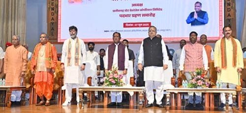मुख्यमंत्री विष्णुदेव साय ने छत्तीसगढ़ स्टेट बेवरेजेस कॉर्पोरेशन के अध्यक्ष श्रीनिवास मद्दी के पदभार ग्रहण समारोह में हुए शामिल